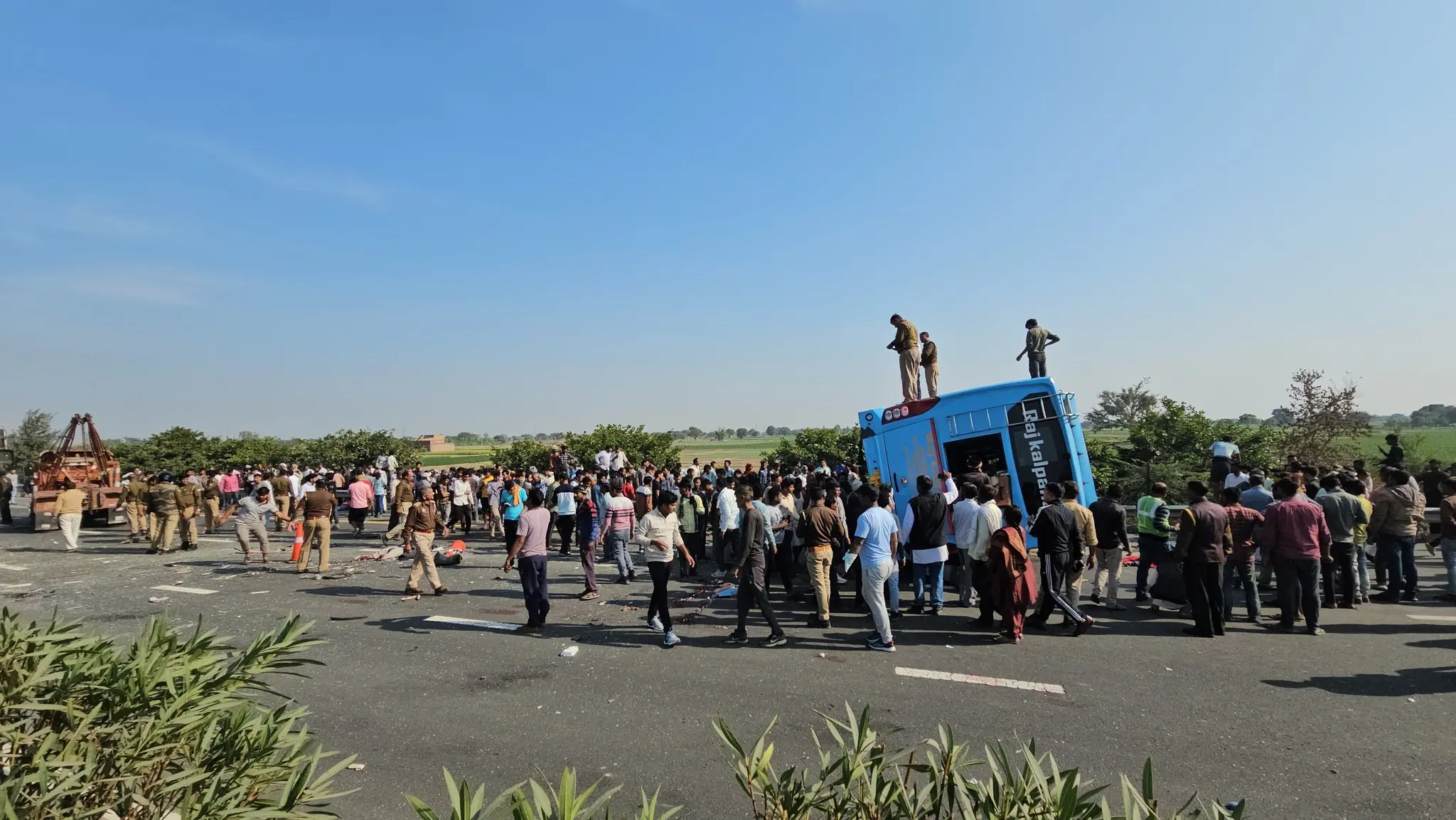 Lucknow-Agra Expressway Double decker bus accident